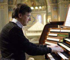 Az Alföldről a Bakonyba - a Szegedi Dóm orgonaművésze Zircen