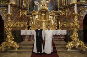 Boldog Nivárd védelme alatt a zirci novícius